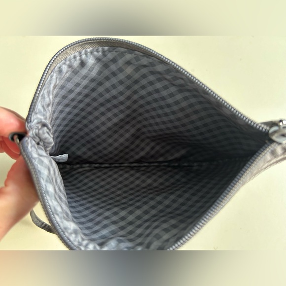 BATH AND BODY WORKS SPARKLE WRISTLET POUCH GUNMETAL GREY - Picture 3 of 5